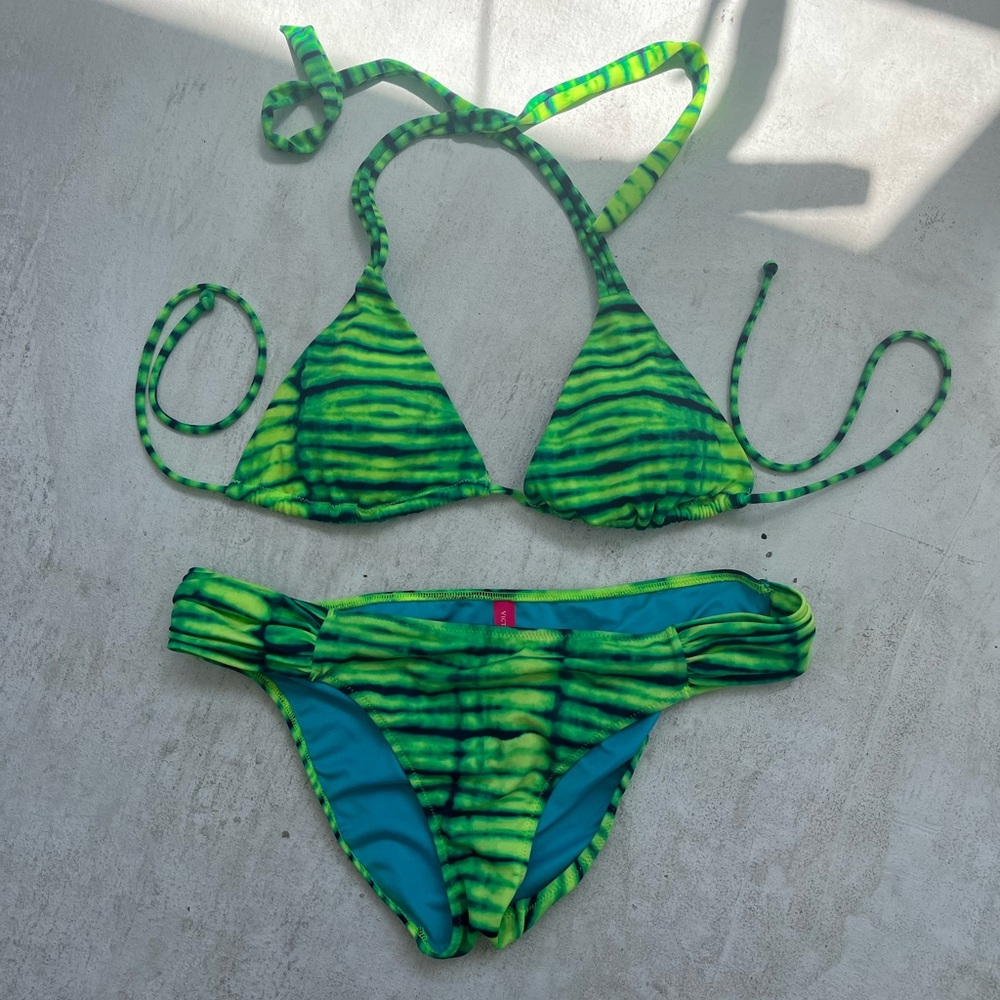 Early 2000s Victoria’s Secret Tie Dye Lime Green Bikini
